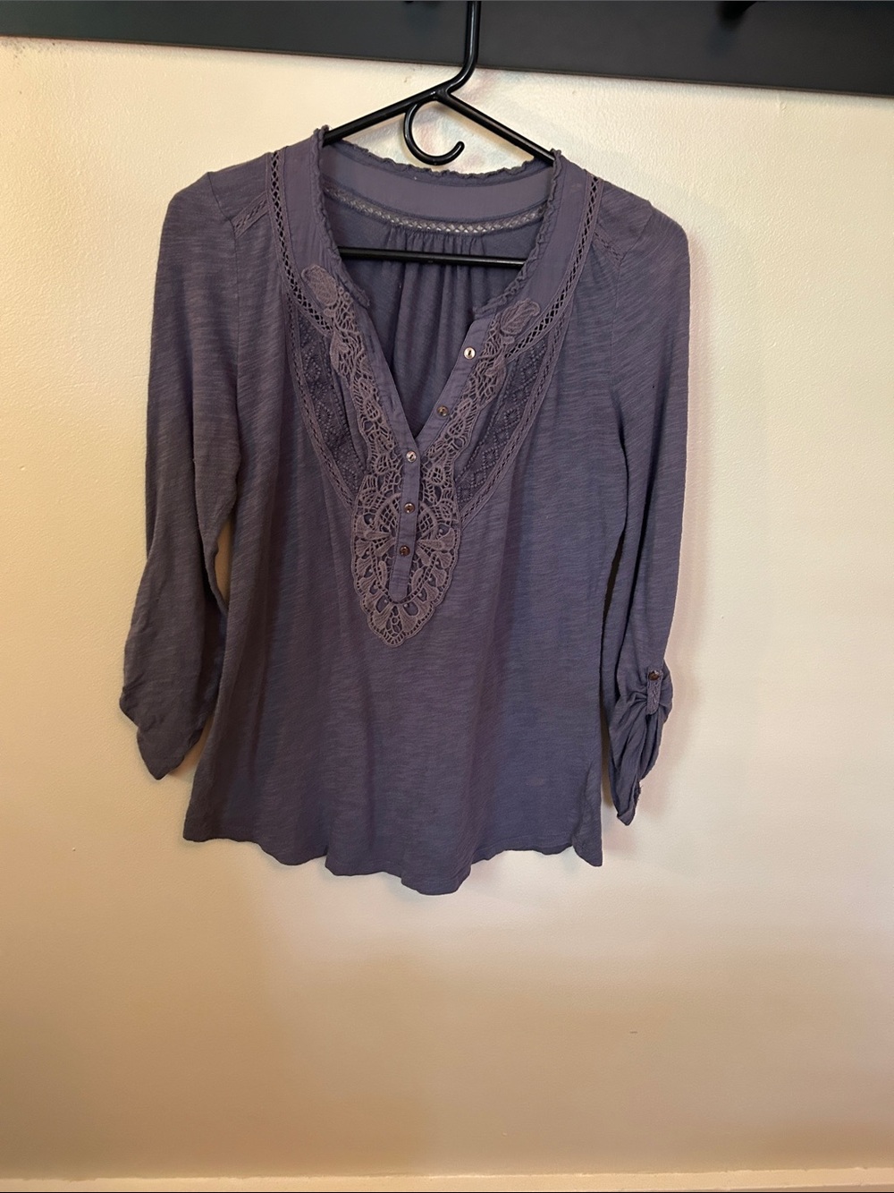 Women's Lace-Trim V-Neck 3/4 Sleeve Top - Lavender